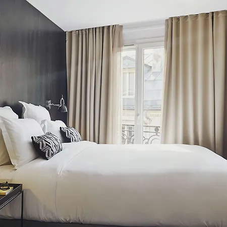 9hotel Opera
