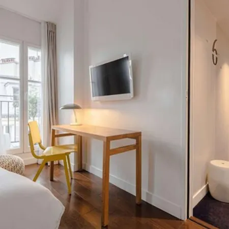 9hotel Opera