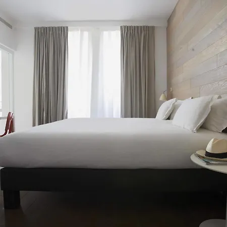 9hotel Opera