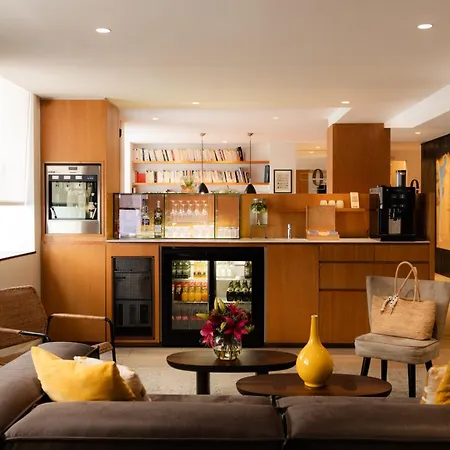9hotel Opera